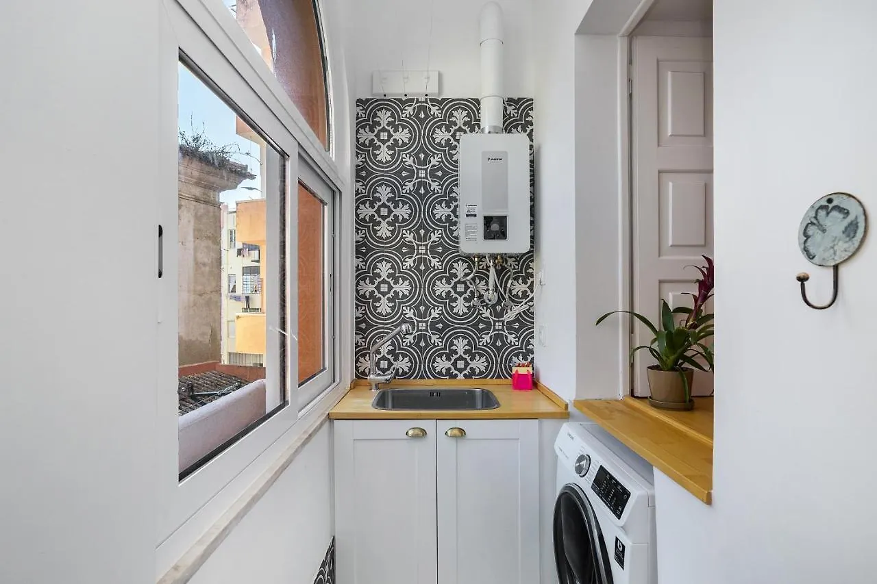 Whome Premium Alfama 2-Br Great For Remote Workers & Digital Nomads Lisbon Apartment